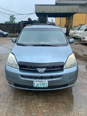 Toyota Sienna 2006 Blue