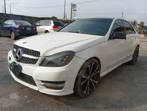 Mercedes-Benz C300 Luxury Sedan AWD (3.0L 6cyl 7A) 2008 White