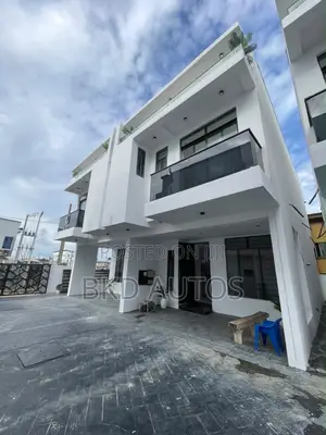3bdrm Duplex in Ikota for sale