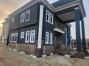 4bdrm Duplex in Oluyole Estate for sale