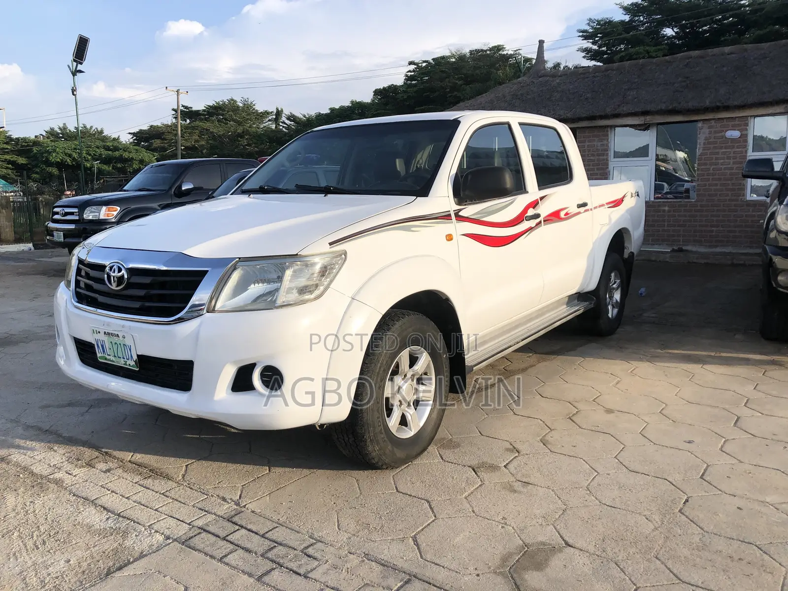 Toyota Hilux 2012 White
