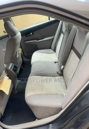 Toyota Camry SE 4dr Sedan (2.5L 4cyl 6A) 2013 Gray