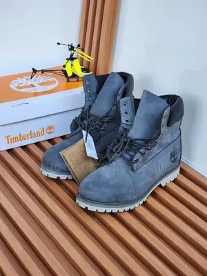 Timberland Men’s Premium Suede Lace-Up Boots – Fully Boxed