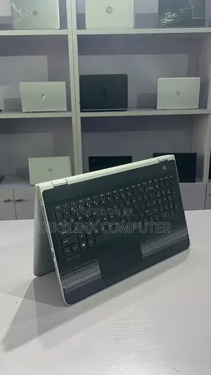 Laptop HP Pavilion x360 8GB Intel Core i3 HDD 1T