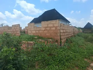 10bdrm House in Daylight Property, Benin City for sale