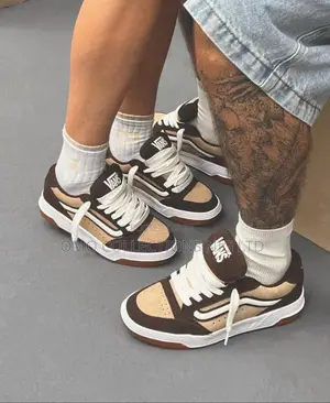 Vans Men’s Earthy Brown & Cream Suede Skate Sneakers – Fully Boxed