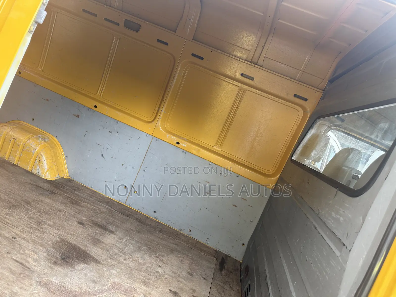 Volkswagen LT 2006 Yellow