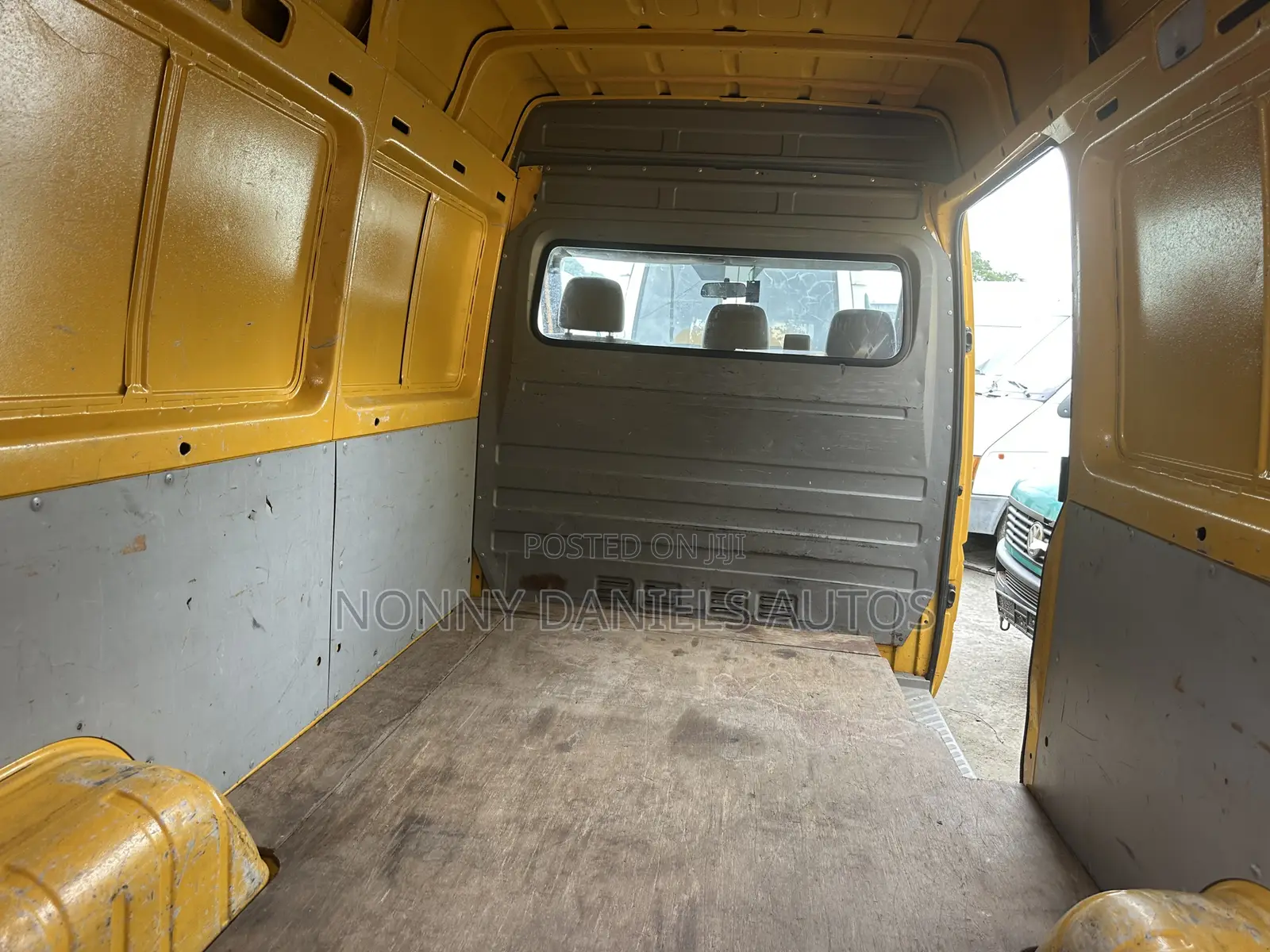 Volkswagen LT 2006 Yellow