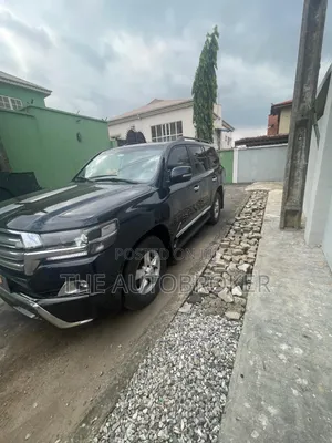 Toyota Land Cruiser 2010 Black