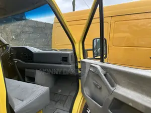Volkswagen LT 2006 Yellow