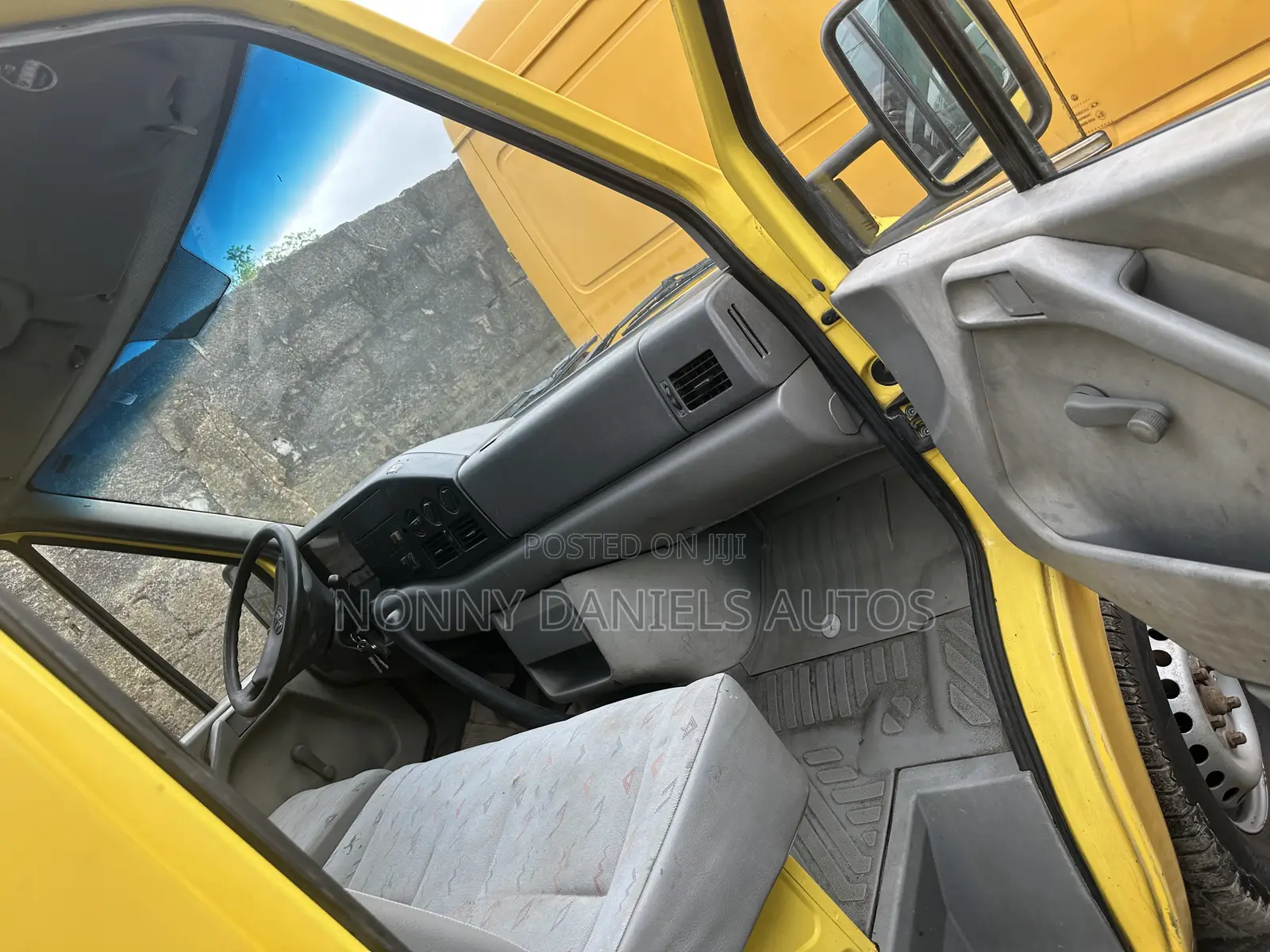 Volkswagen LT 2006 Yellow