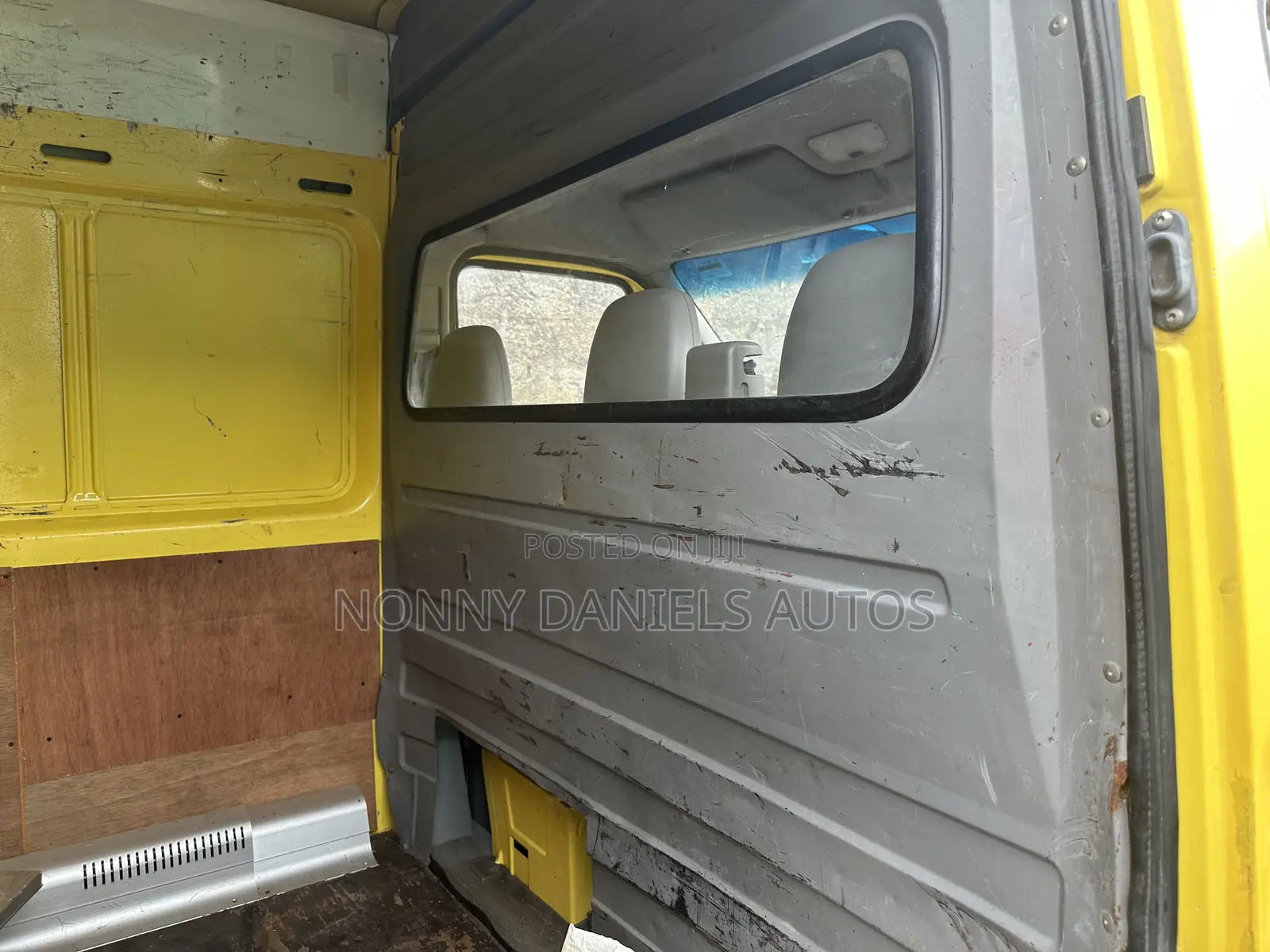 Volkswagen LT 2006 Yellow