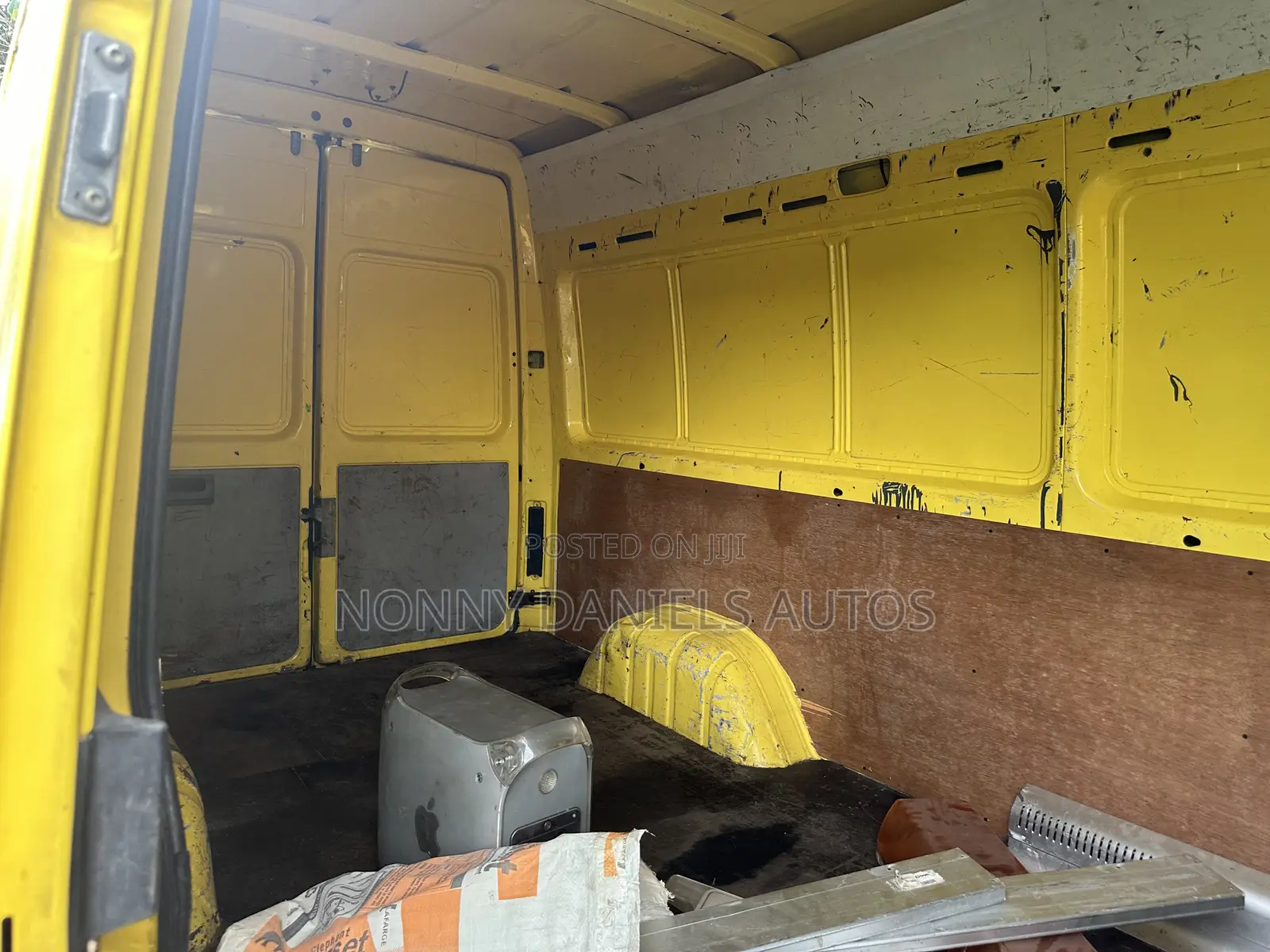 Volkswagen LT 2006 Yellow
