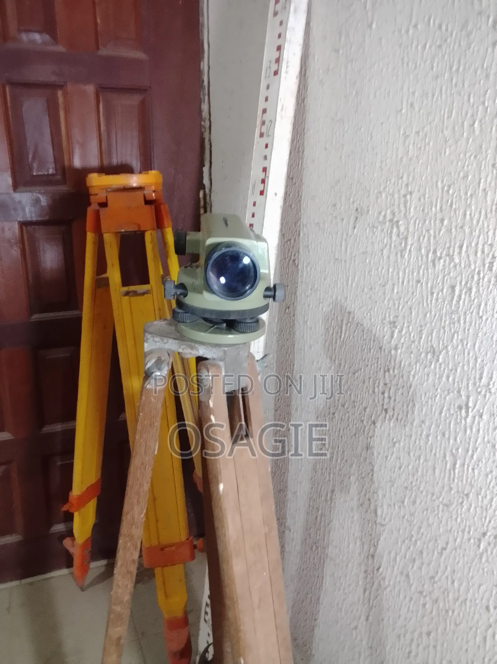 Wild NAK2 Surveying Level Complete Set – Tripod & 5m Staff