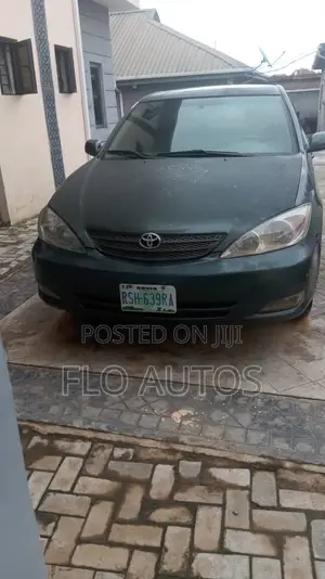 Toyota Camry LE 4dr Sedan (2.4L 4cyl 5A) 2005 Green
