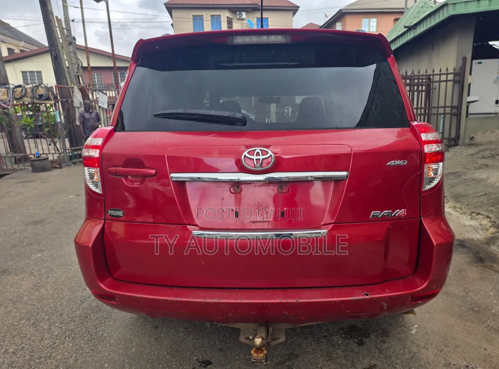 Toyota RAV4 2011 Red