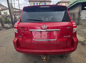 Toyota RAV4 2011 Red