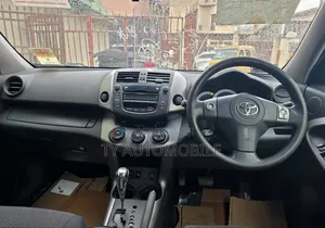 Toyota RAV4 2011 Red
