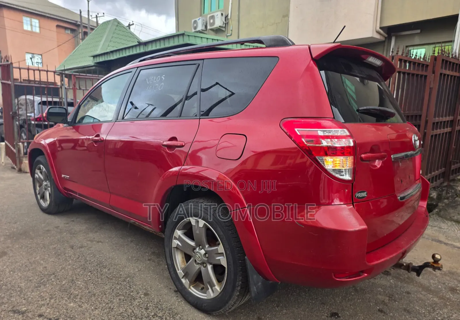 Toyota RAV4 2011 Red