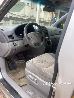Toyota Sienna LE 7 Passenger 2010 Silver