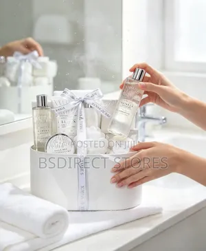 Shimmer and Sparkle Luxury Bath Pamper Spa Gifts Hamper Set