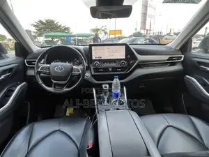 Toyota Highlander 2023 Gray