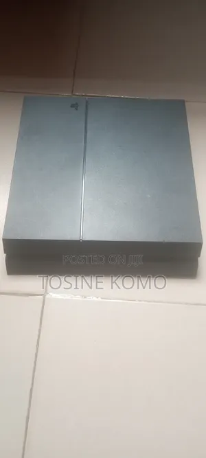 Play Station 4