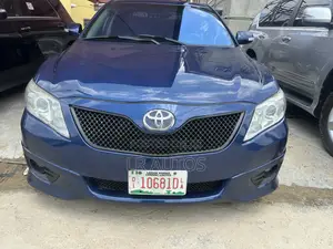 Toyota Camry SE V6 4dr Sedan (3.5L 6cyl 6A) 2011 Blue