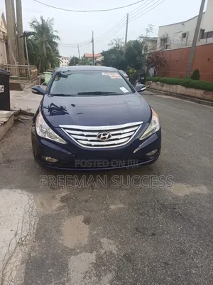 Hyundai Sonata Limited 2.0T Sedan (2.0L 4cyl 6A) 2012 Blue