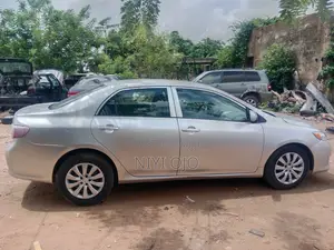 Toyota Corolla LE 4dr Sedan (1.8L 4 cyl 4A) 2009 Silver