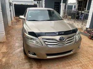 Toyota Camry 2008 Gold