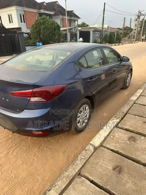 Hyundai Elantra 2019 Blue