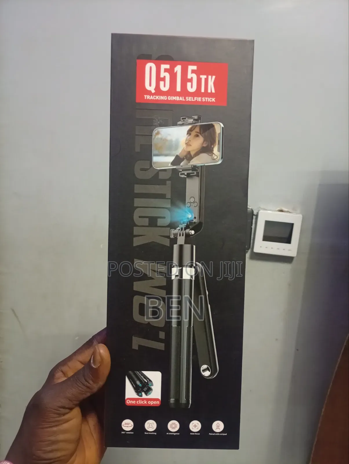 Generic Q515TK Tracking Gimbal Selfie Stick. A Versatile