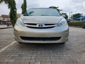 Toyota Sienna 2006 Gold