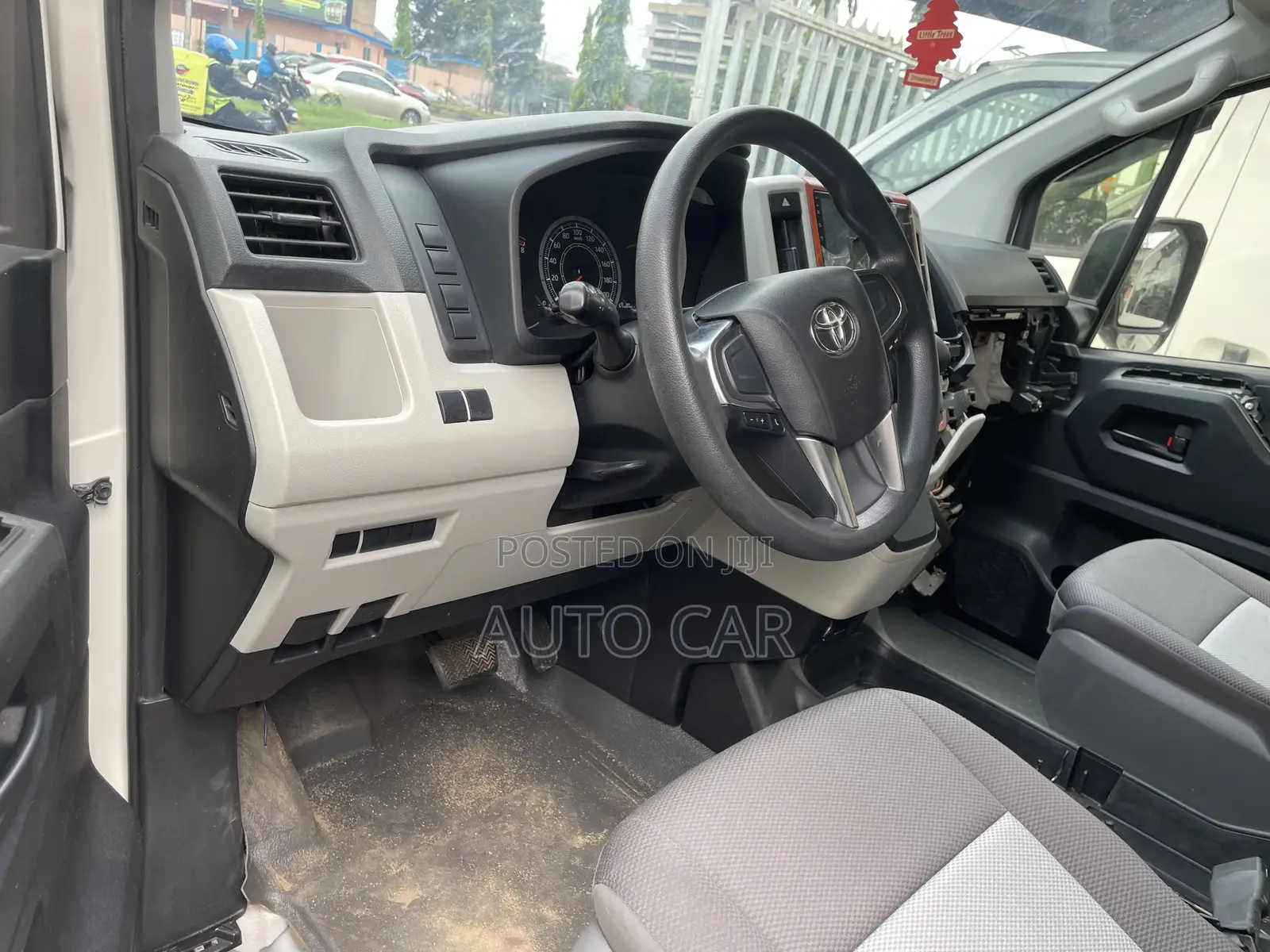Toyota HiAce 2020 White