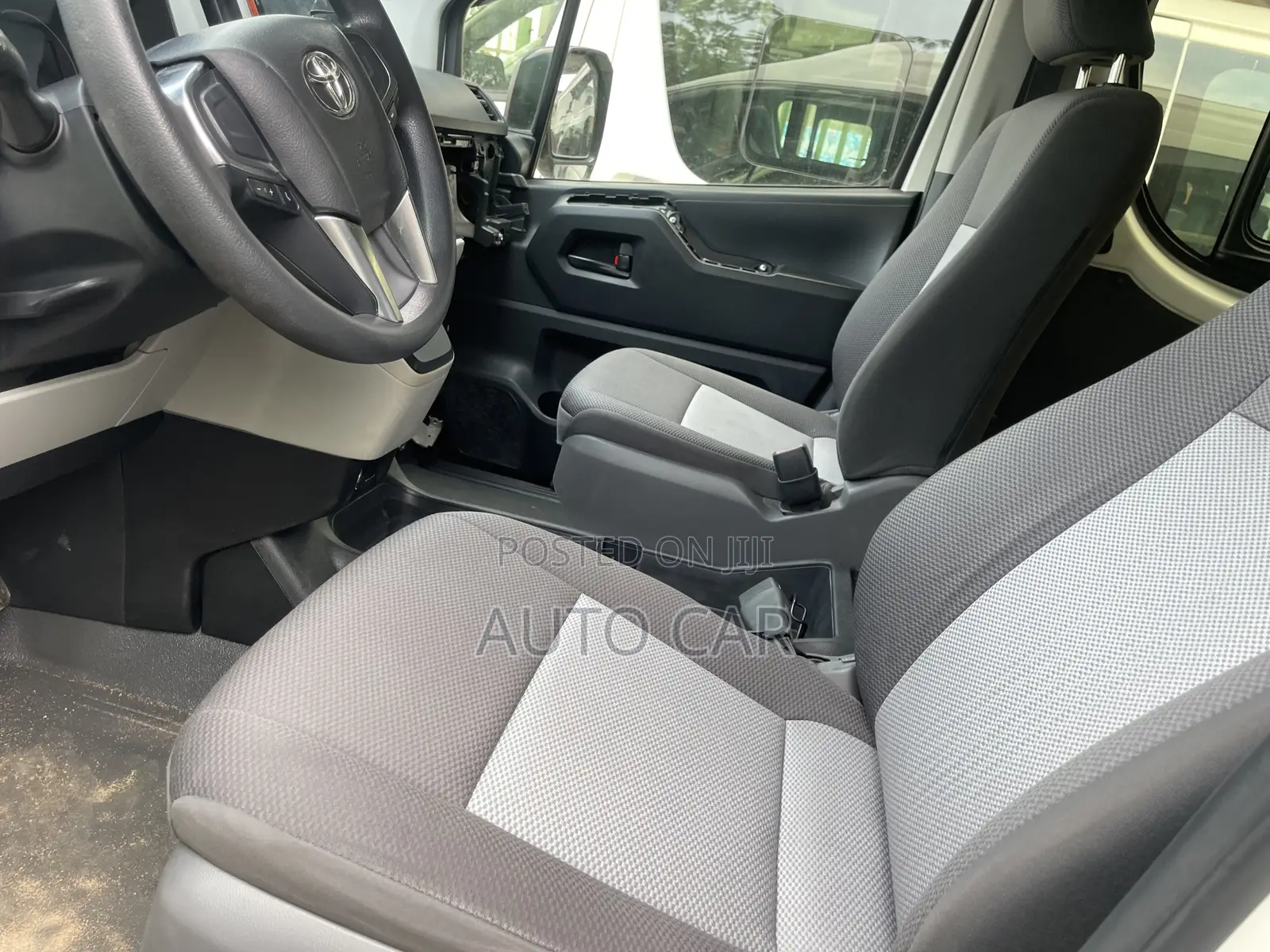 Toyota HiAce 2020 White