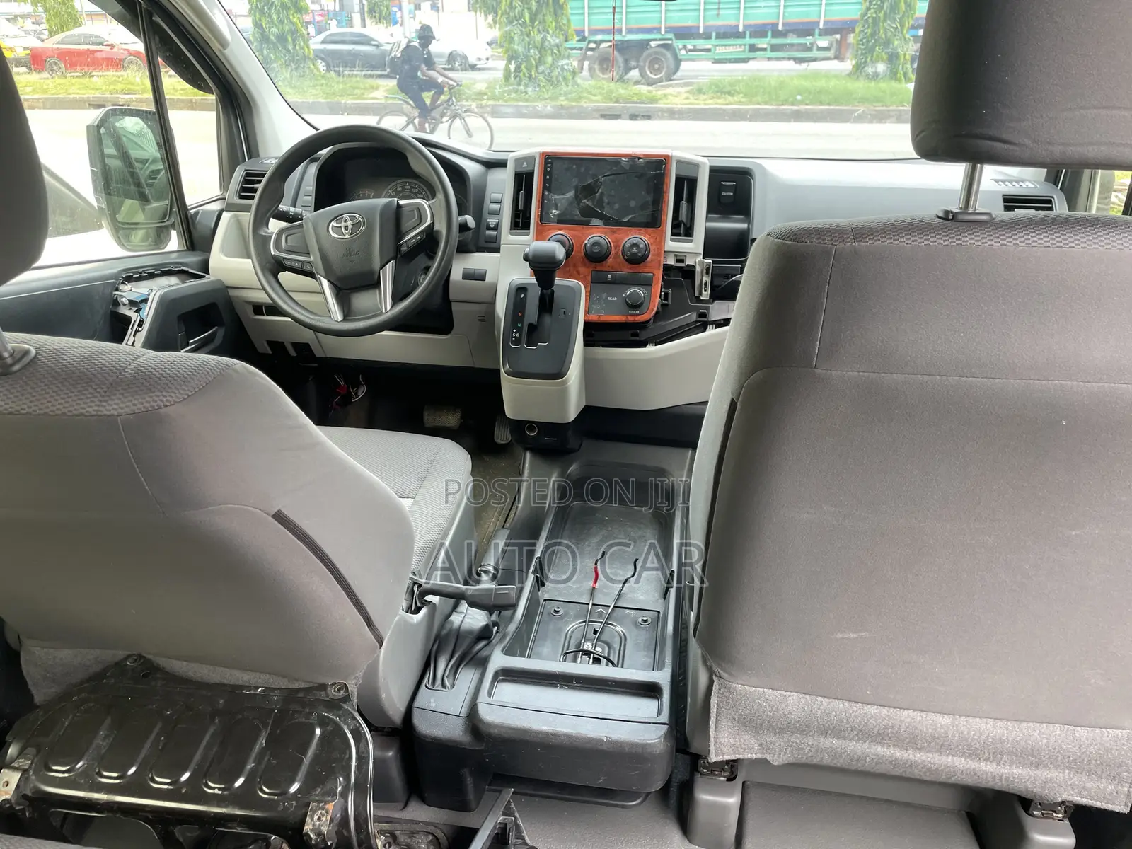 Toyota HiAce 2020 White