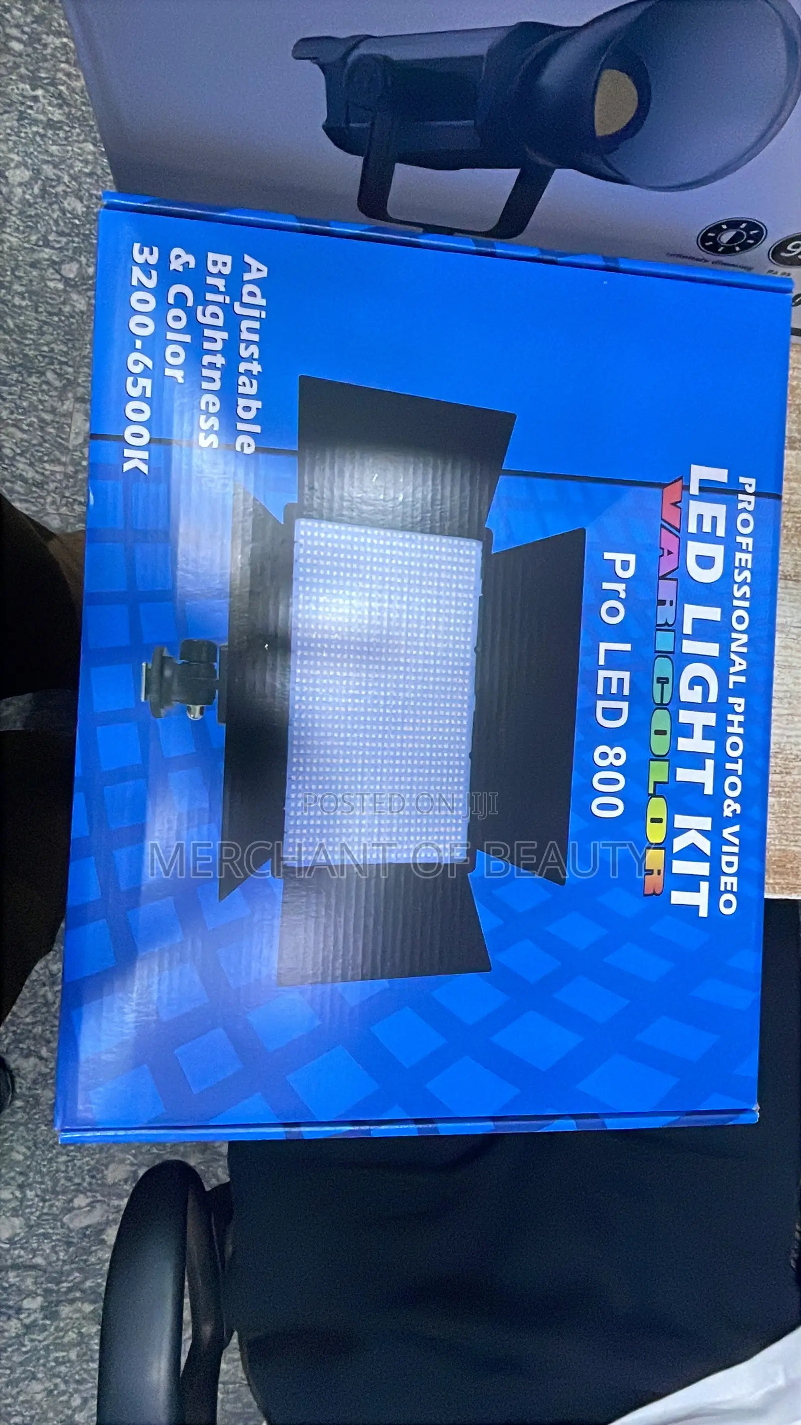 Pro LED 800 Video Light - Adjustable Brightness Color (3200k-6500k)