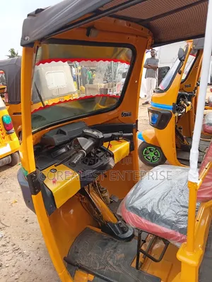 TVS King Deluxe Plus iTouch Start 2016 Yellow