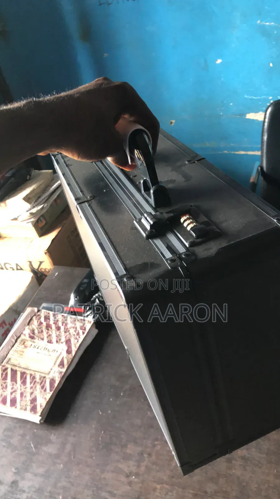 Home Service Box for Barbing