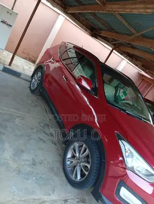Hyundai Santa Fe 2014 Red