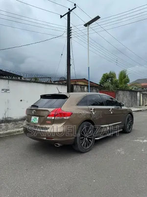 Toyota Venza 2011 Brown