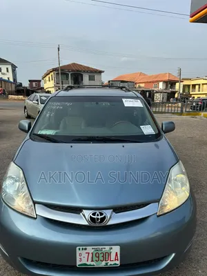 Toyota Sienna 2006 Blue