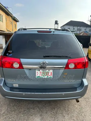 Toyota Sienna 2006 Blue