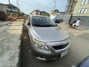 Toyota Corolla 2009 Gold