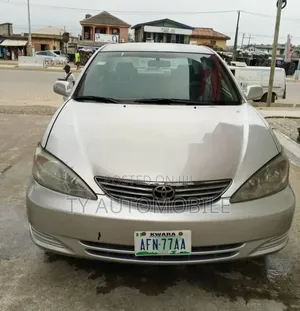 Toyota Camry 2004 Silver