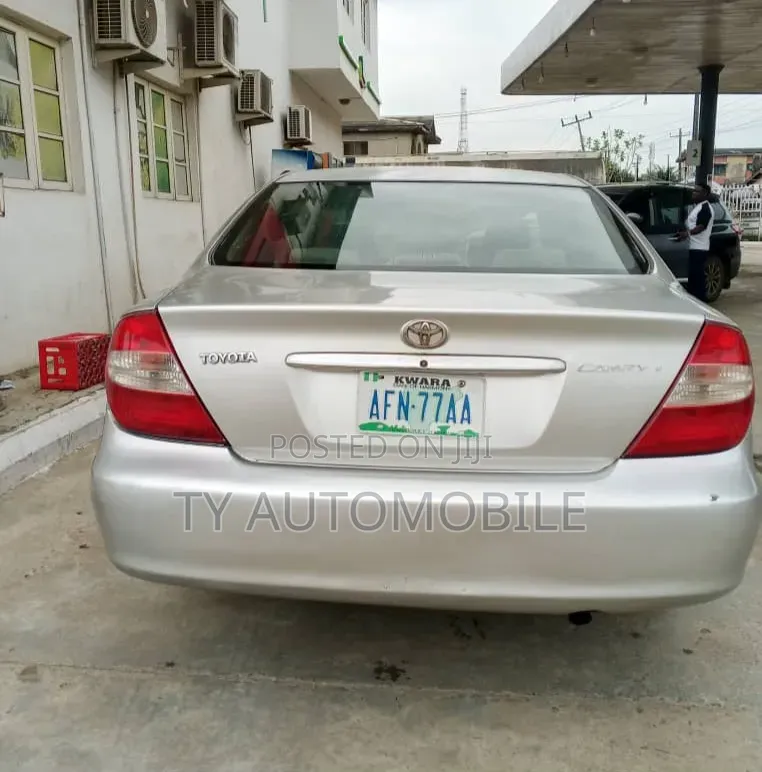 Toyota Camry 2004 Silver
