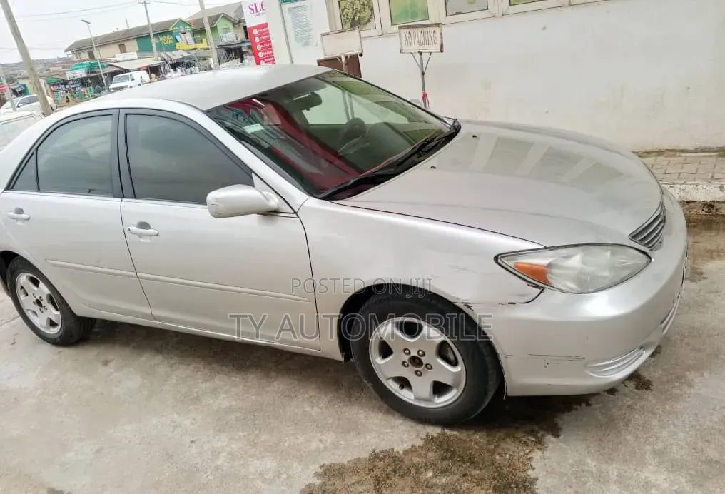 Toyota Camry 2004 Silver