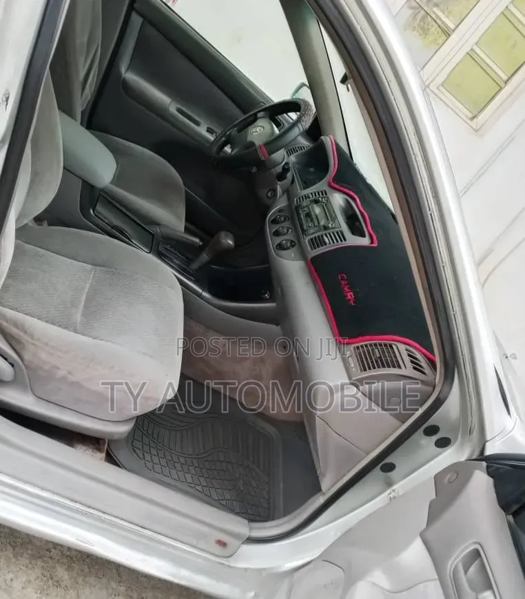 Toyota Camry 2004 Silver