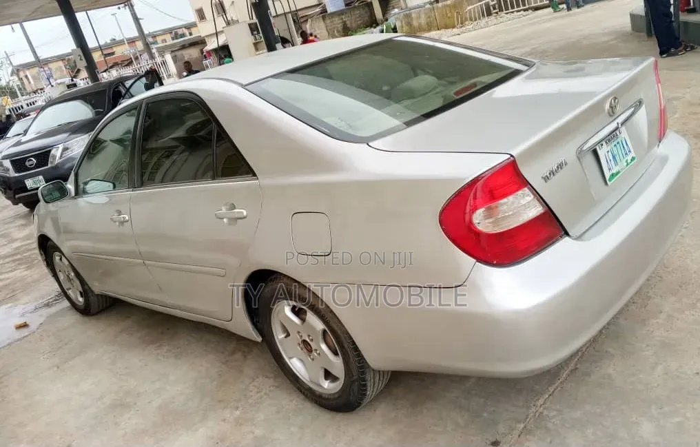 Toyota Camry 2004 Silver